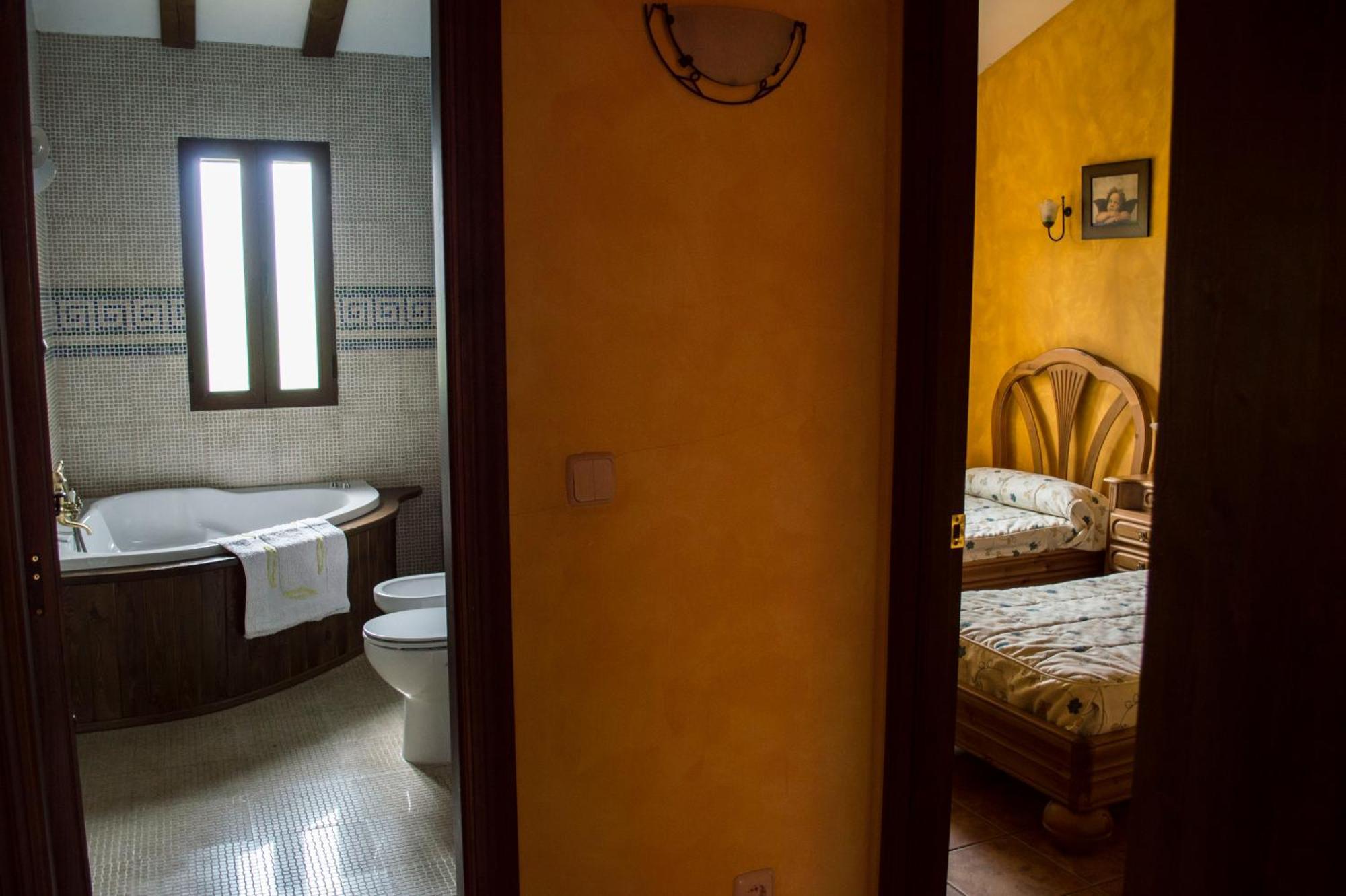 Apartamentos Rurales Alvado Tamajon Ngoại thất bức ảnh