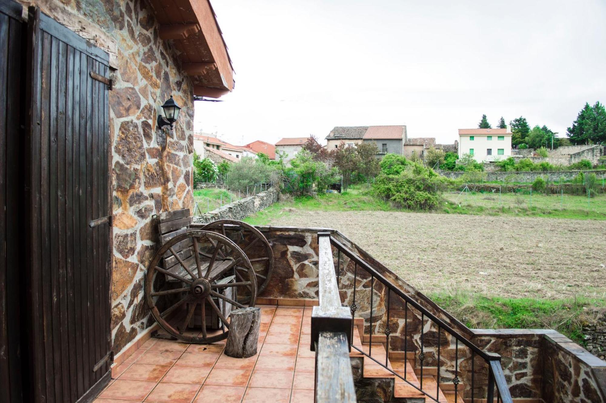 Apartamentos Rurales Alvado Tamajon Ngoại thất bức ảnh